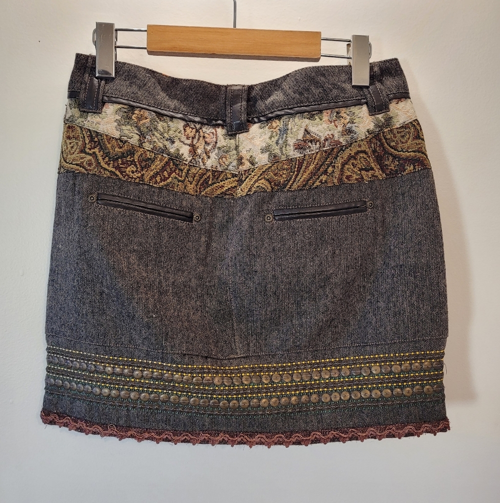 Not The Same Tweed 70% Wool Y2k Tapestry Gold Embellished Mini Skirt - 31"